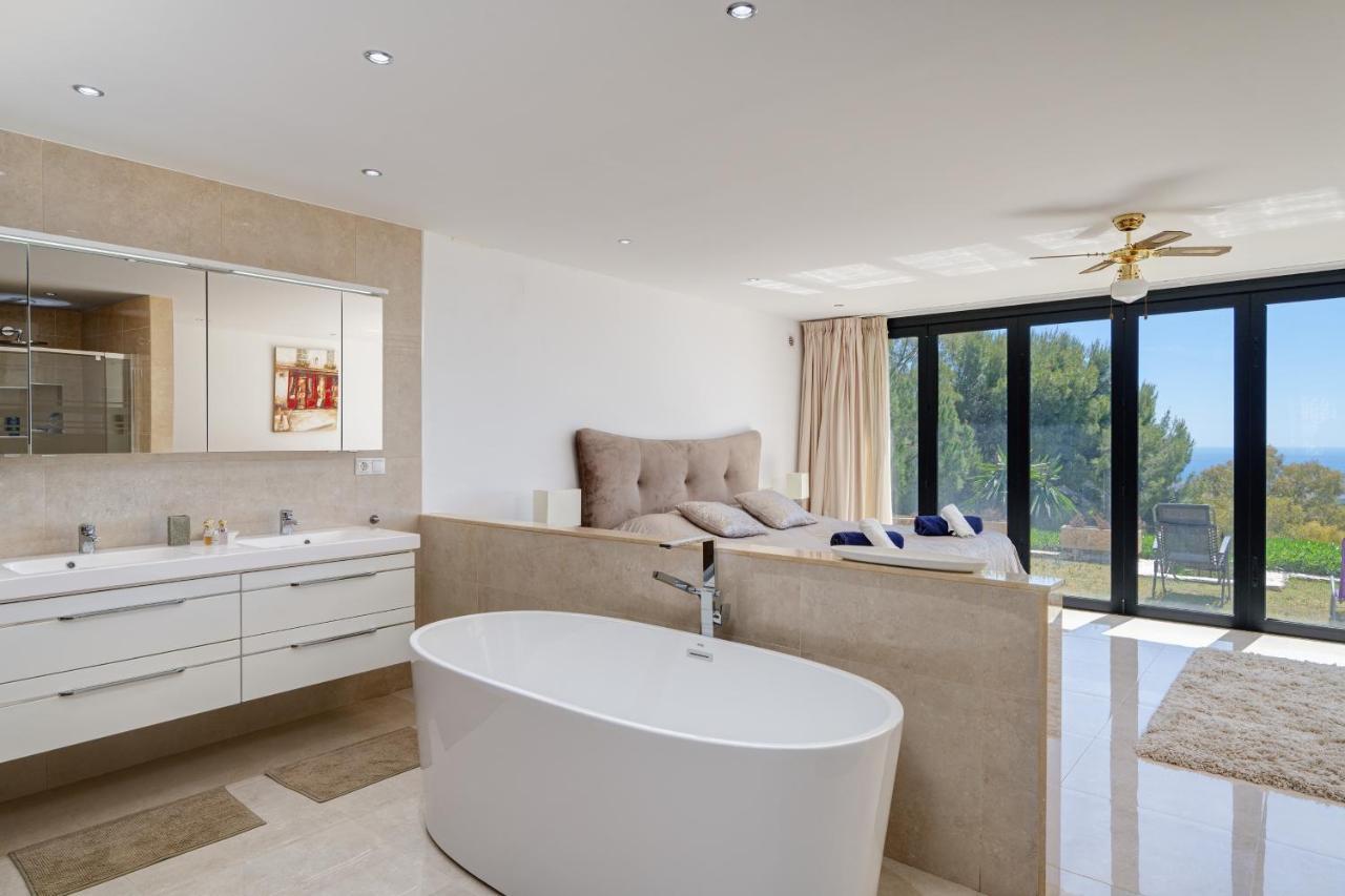מיחאס La Escala - 6 Bedroom Villa With Pool מראה חיצוני תמונה
