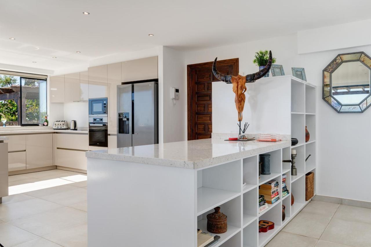 מיחאס La Escala - 6 Bedroom Villa With Pool מראה חיצוני תמונה