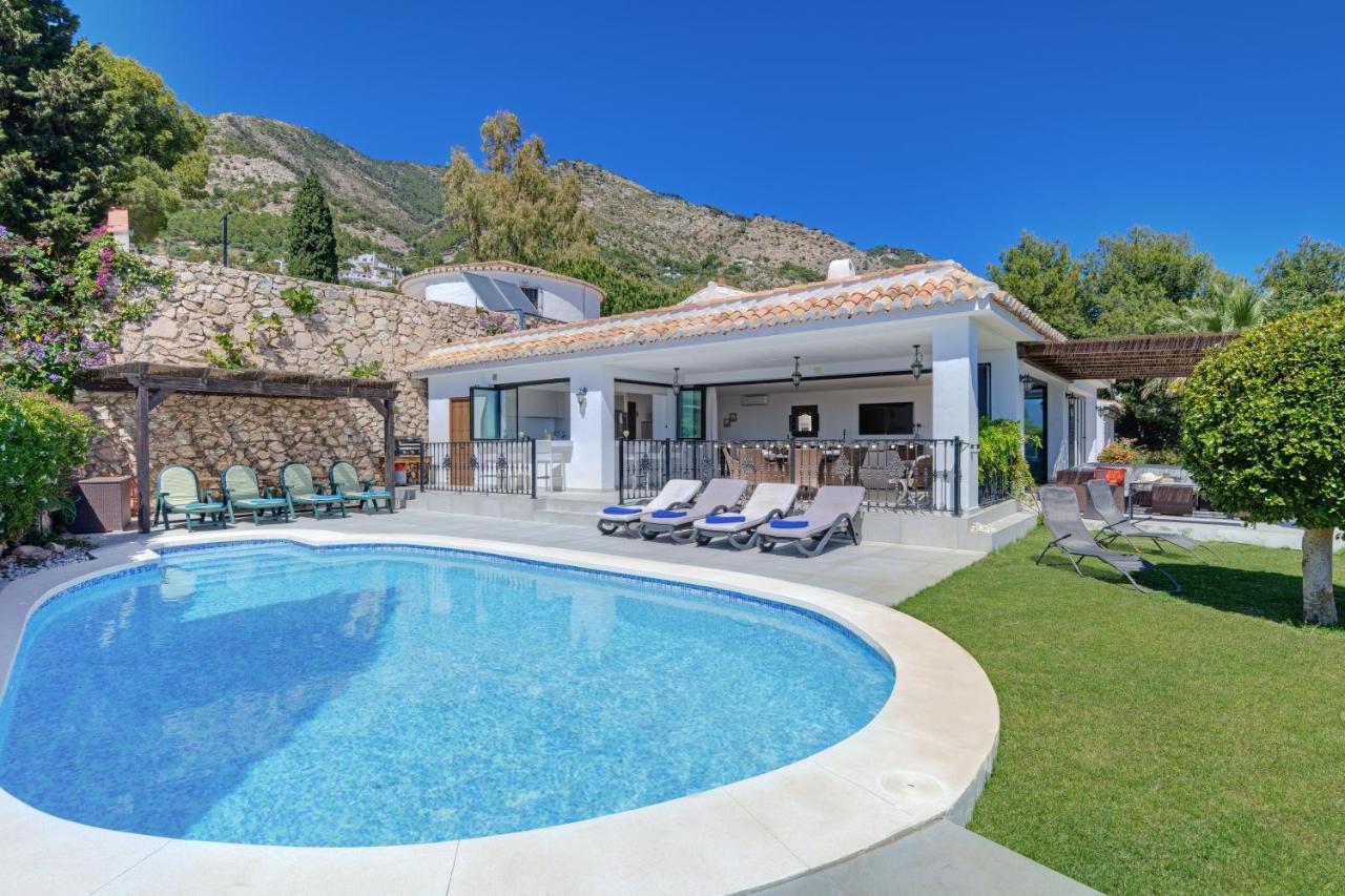 מיחאס La Escala - 6 Bedroom Villa With Pool מראה חיצוני תמונה
