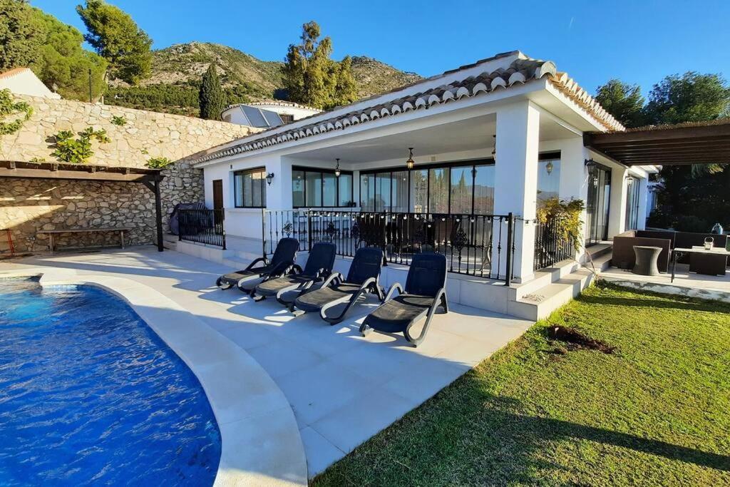מיחאס La Escala - 6 Bedroom Villa With Pool מראה חיצוני תמונה