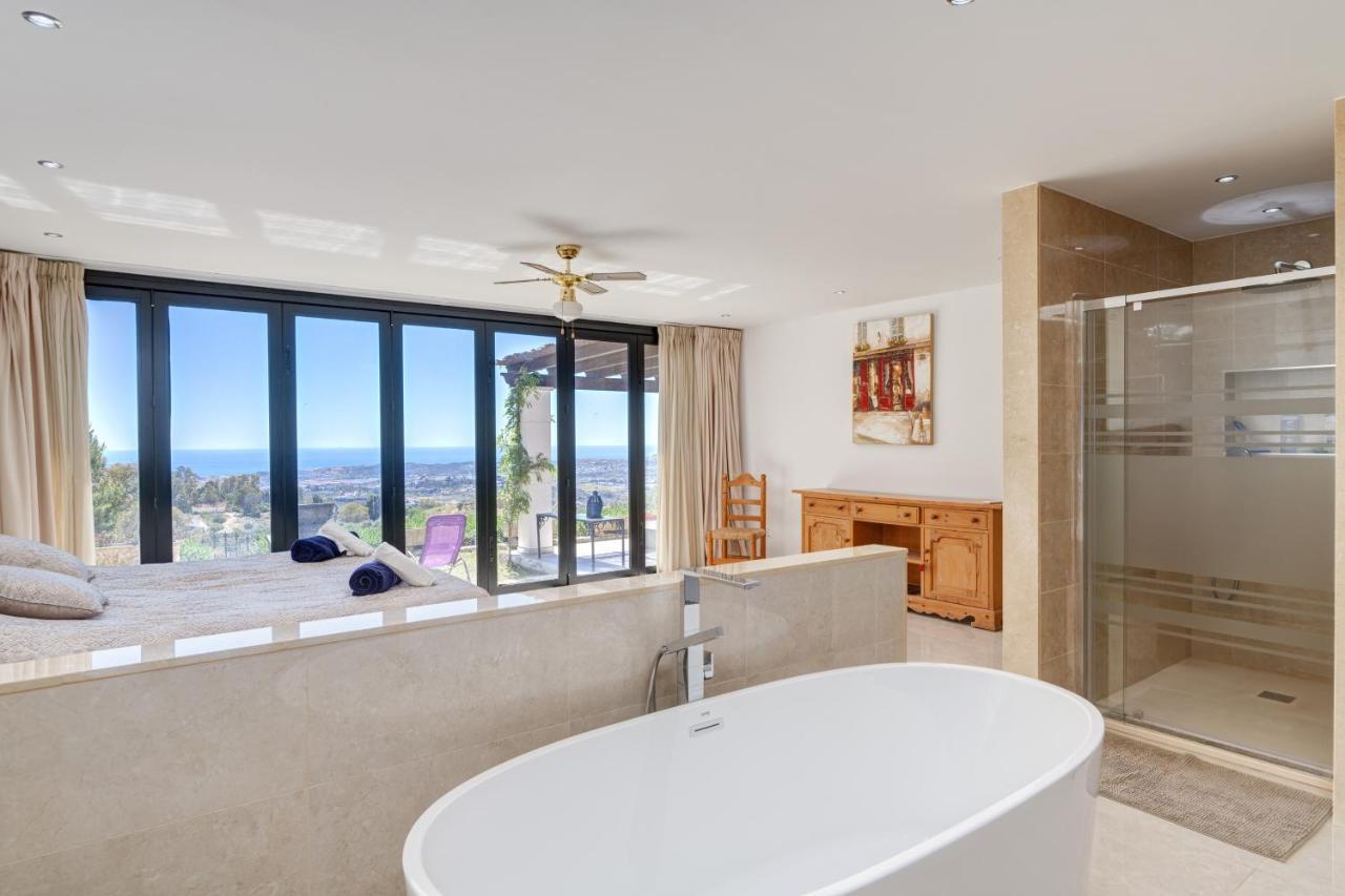 מיחאס La Escala - 6 Bedroom Villa With Pool מראה חיצוני תמונה