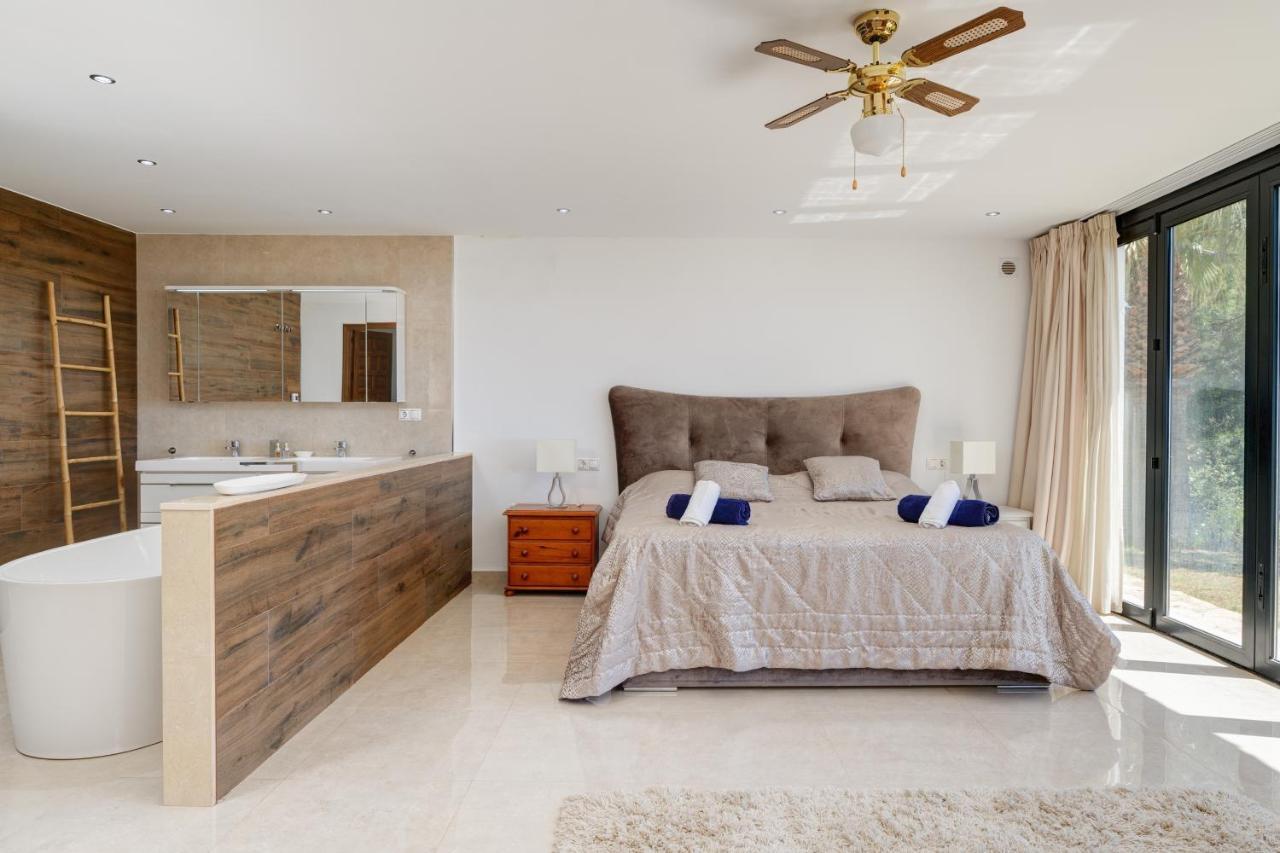 מיחאס La Escala - 6 Bedroom Villa With Pool מראה חיצוני תמונה