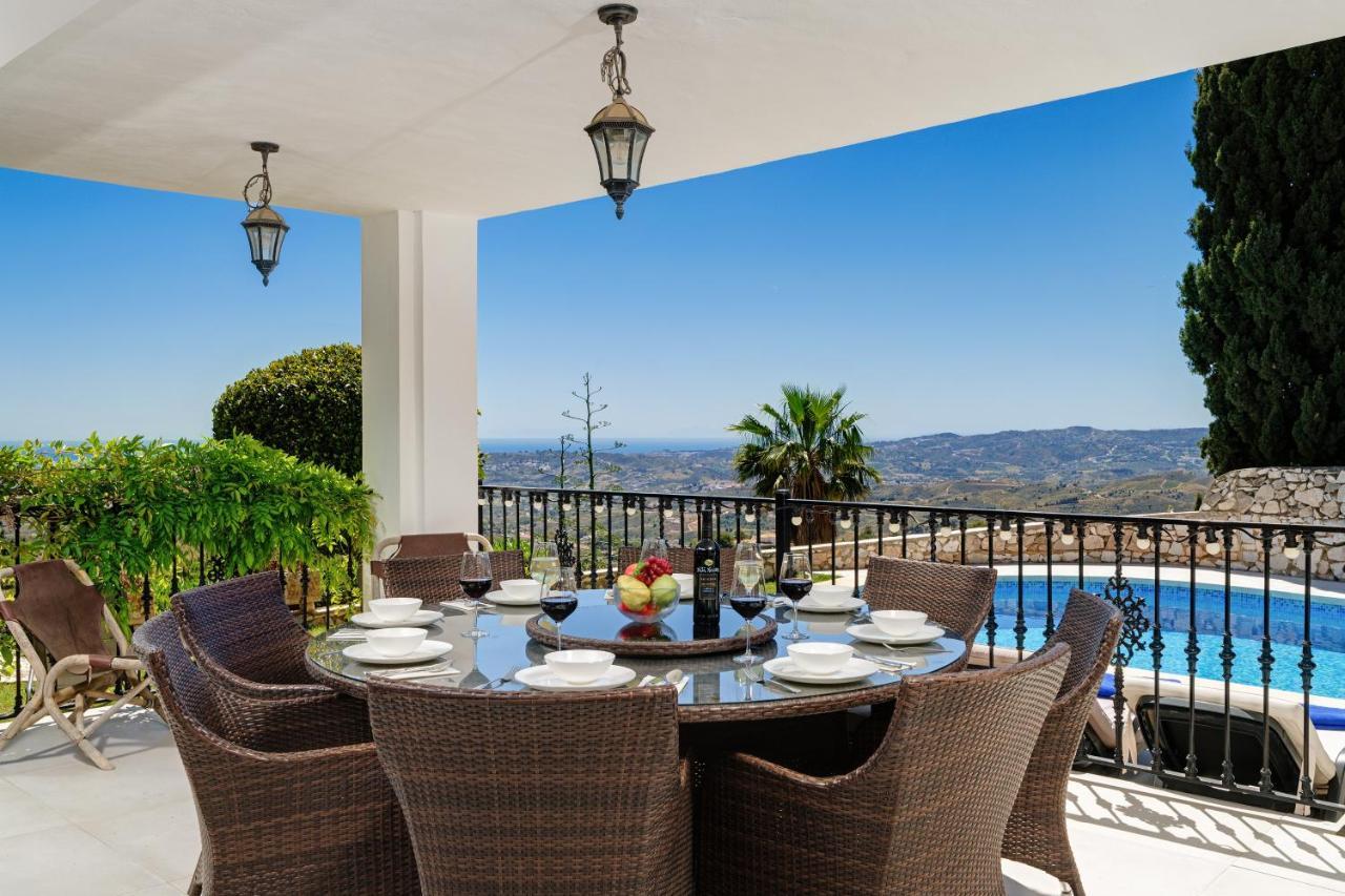 מיחאס La Escala - 6 Bedroom Villa With Pool מראה חיצוני תמונה